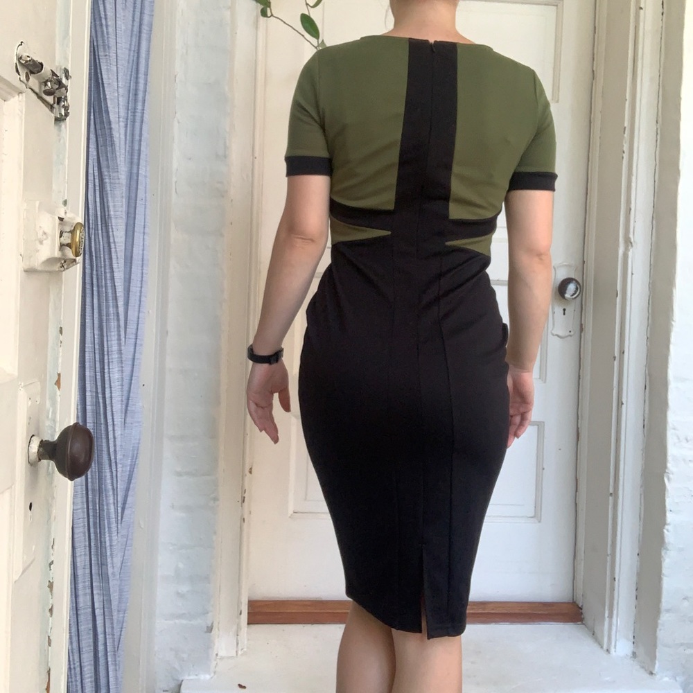 Color Block Bodycon Dress - Picture 6 of 7